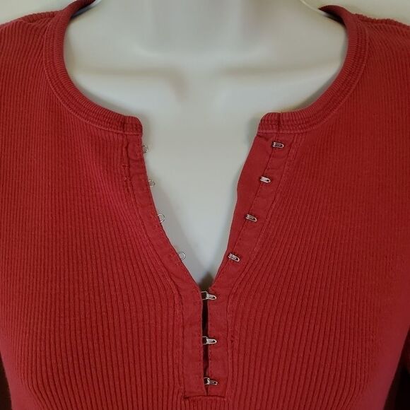 Red 3/4th Sleeve Henley Clasp Shirt - Picture 3 of 9